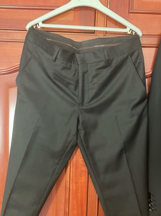 Traje Negro talla 46 EUR / 36 USA