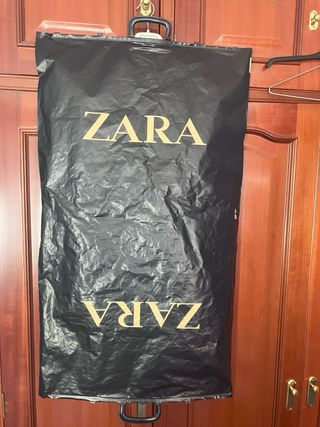 Traje Negro talla 46 EUR / 36 USA