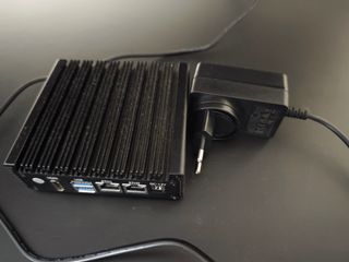 MiniPCsin ventiladorINTEL Pentium N3700 8gb/128SSD