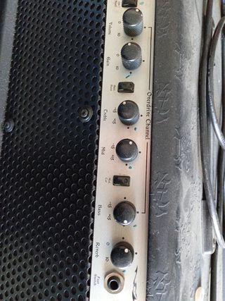 Amplificador de guitarra 