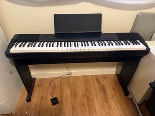 Piano electrónico