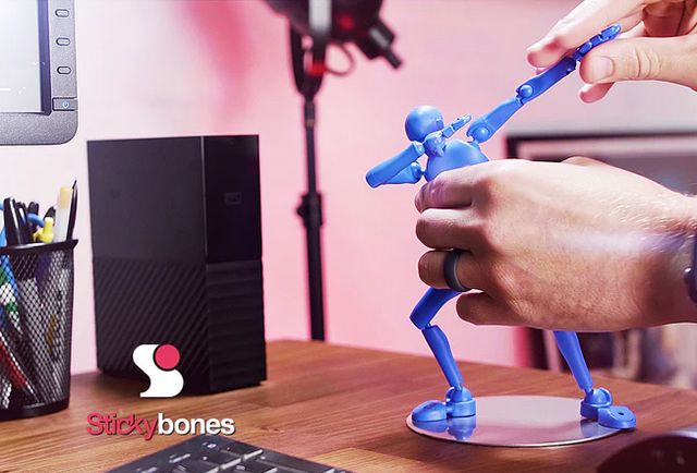 Maniquí articulado con imanes