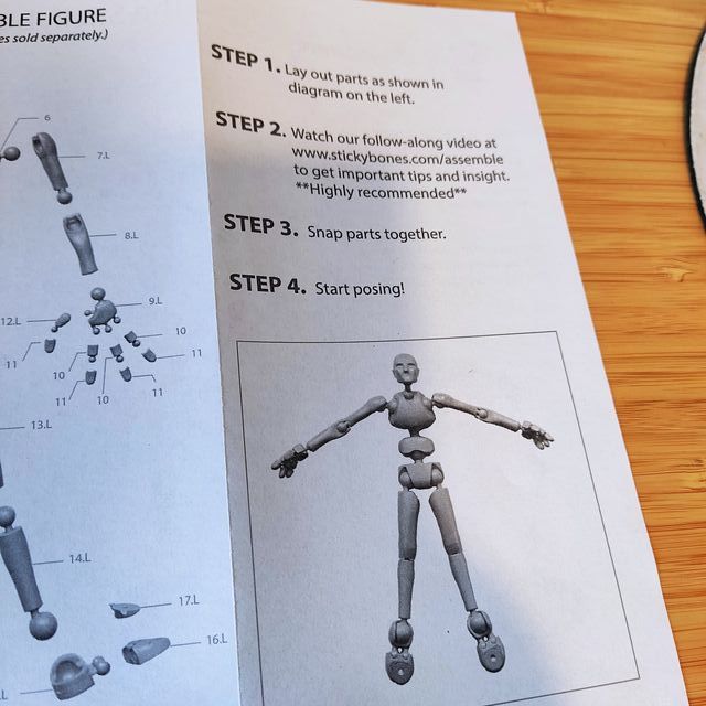 Maniquí articulado con imanes