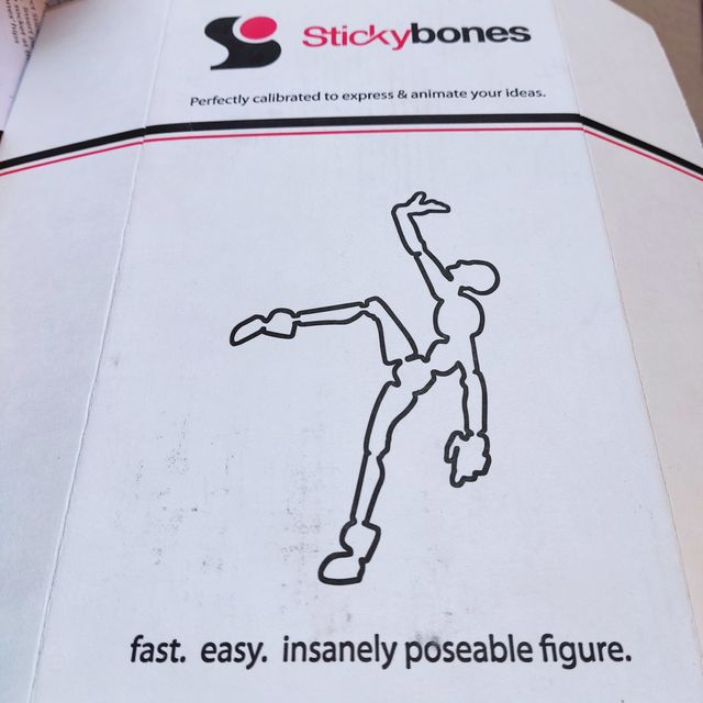 Maniquí articulado con imanes