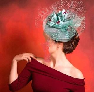 Tocado firma granadina