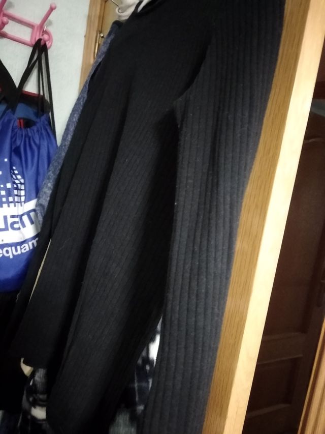 Suéter negro Zara talla S