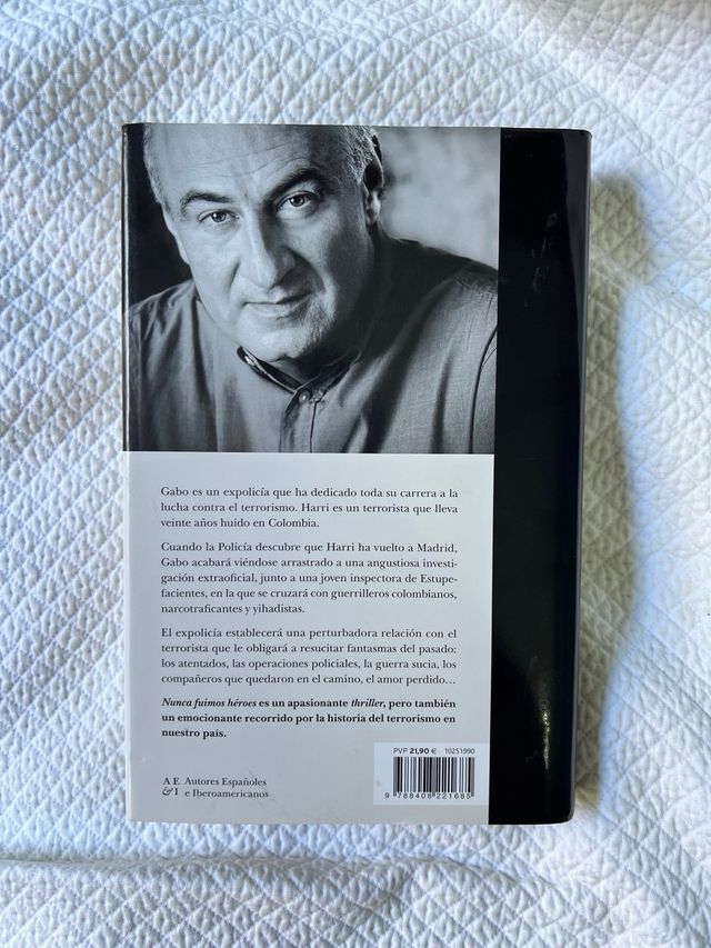 Libro “Nunca fuimos héroes” de Fernando Benzo.