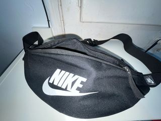 Riñonera Nike