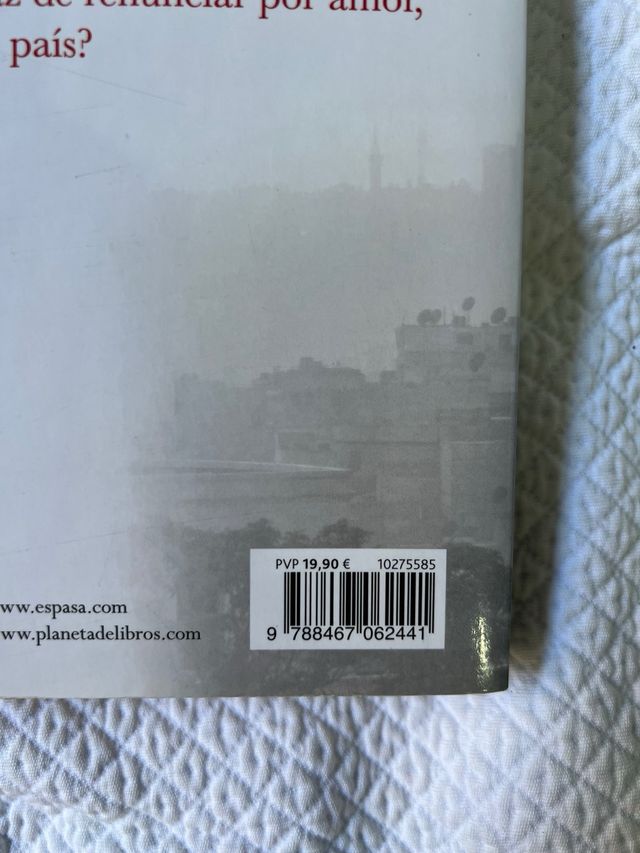 Libro “Agua de Luna” de Juan Ramón Lucas