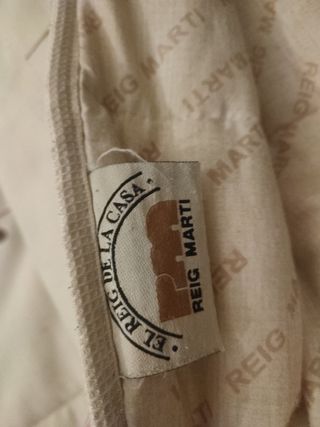 Colcha 1'35 más 2 cojines marca Reig Marti 