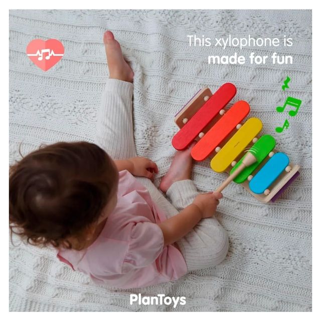 Xilofono niño instrumento musical