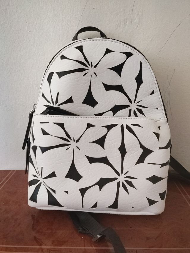 Mochila desigual nueva