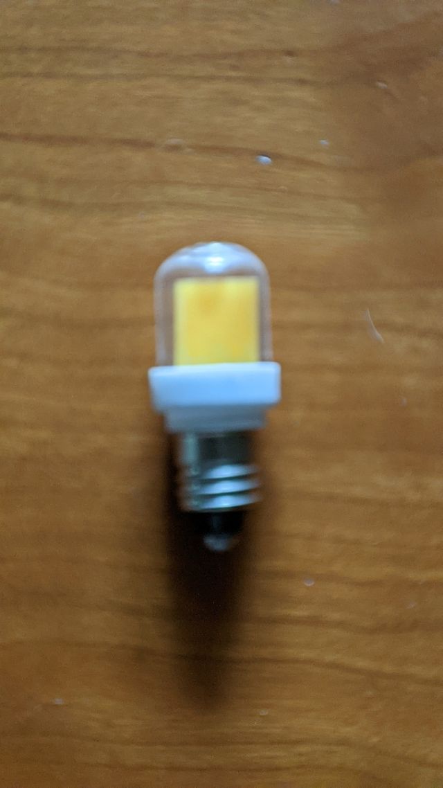 Bombilla E11 led de 5W Cálida NUEVA a 220W