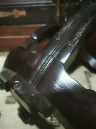 Taburete oriental. Madera