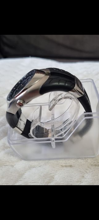Reloj Pirelli.