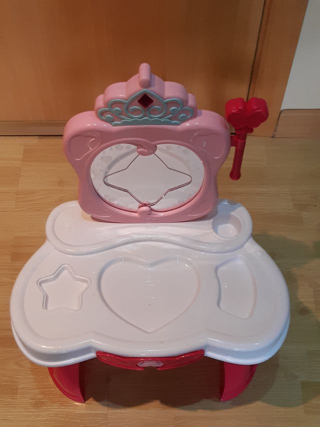 Juguete tocador sin accesorios