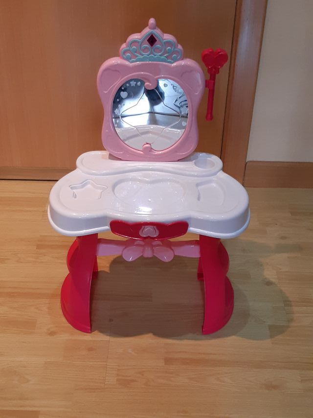 Juguete tocador sin accesorios