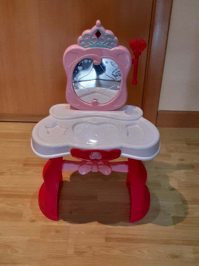 Juguete tocador sin accesorios