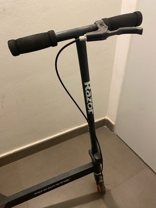 Parinete 3 ruedas razor