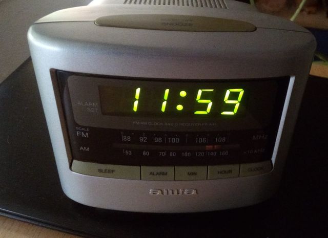 Despertador antiguo sobremesa