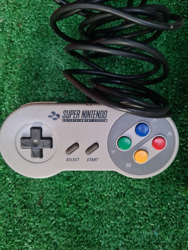 Super Nintendo with 2 controllers