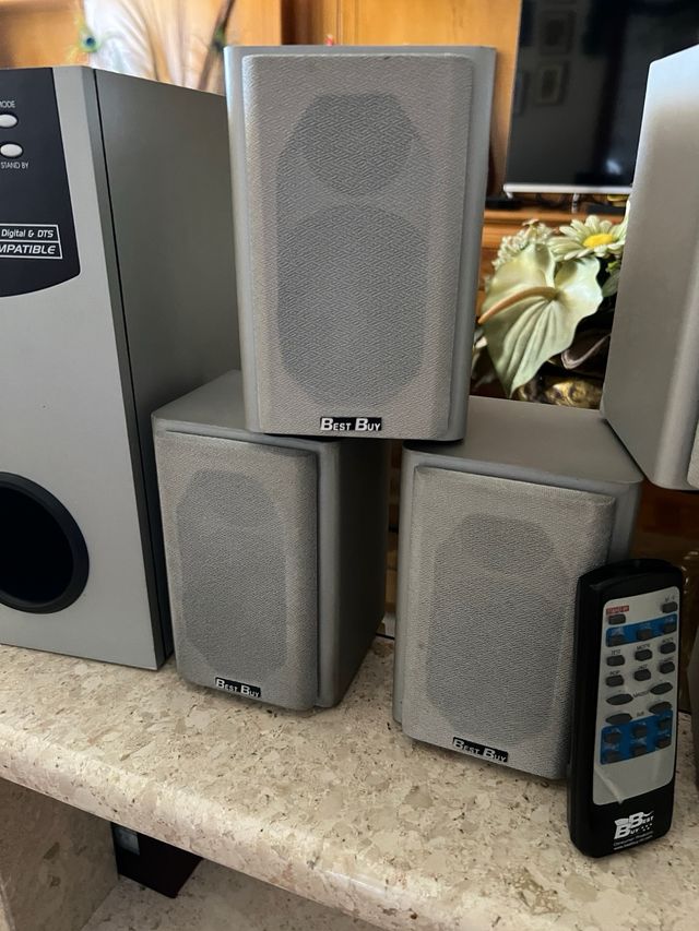 Som redondo Impecável Best buy