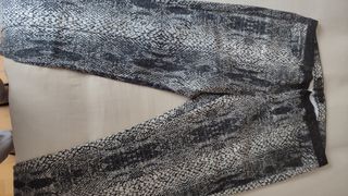 Pantalón pitillo serpiente