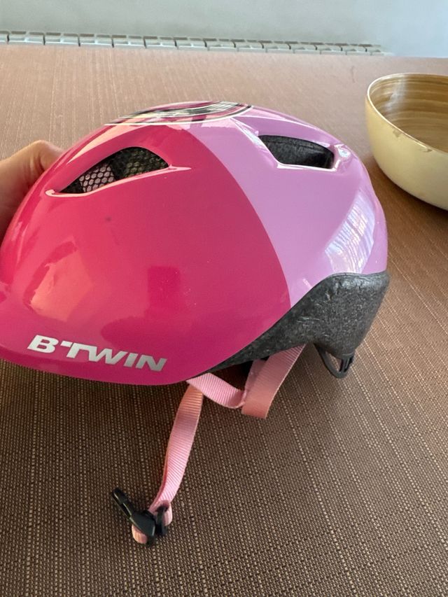 Casco niña bicicleta.