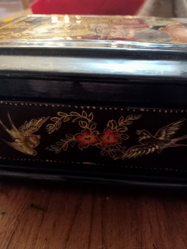 Portagioie nero con pittura