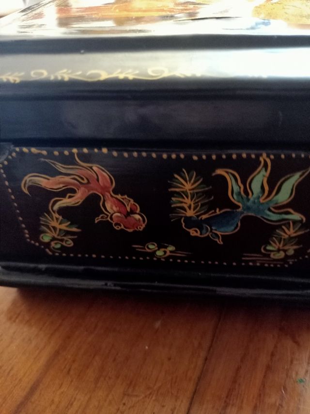 Portagioie nero con pittura