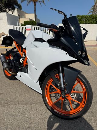 KTM RC 390 2015