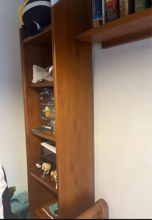 Habitación de madera maciza