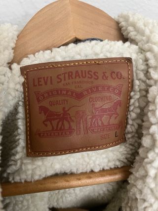 Chaqueta levis nueva