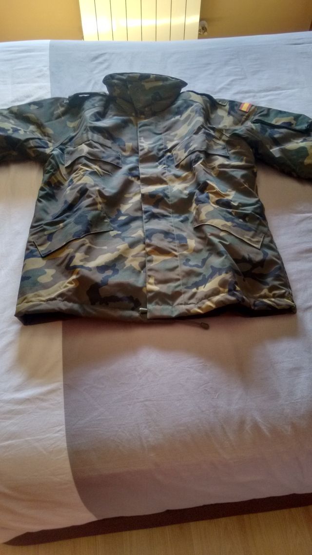Chaquetón de camuflaje talla 2 M/L
