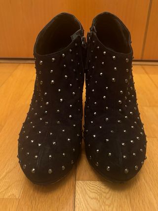 Zapatos negros tachas num 39