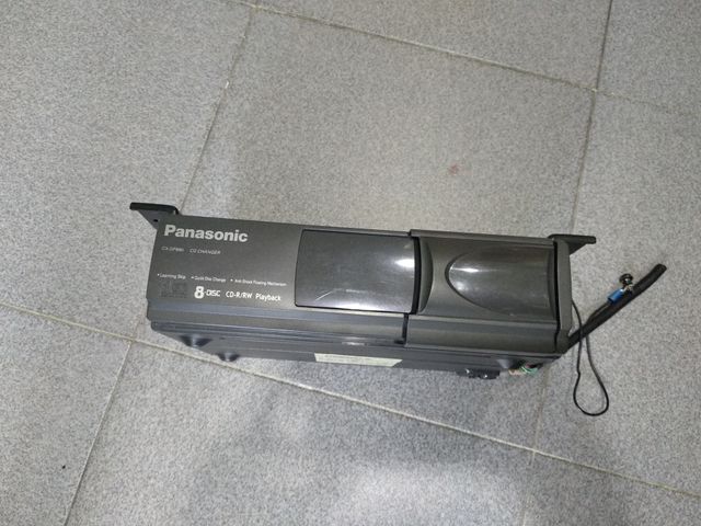 Cargador CD,s Panasonic CX-DPN de 8 Cd,s.