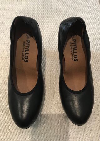 Zapatos de  salon. marca Pitillos de piel. N. 37