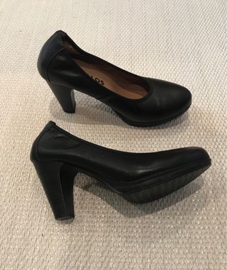Zapatos de  salon. marca Pitillos de piel. N. 37