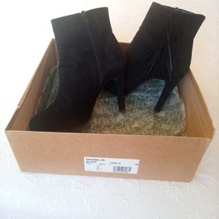 Zapatos de tacón negros