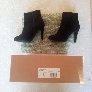 Zapatos de tacón negros