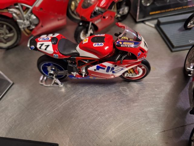 DUCATI MOTOS