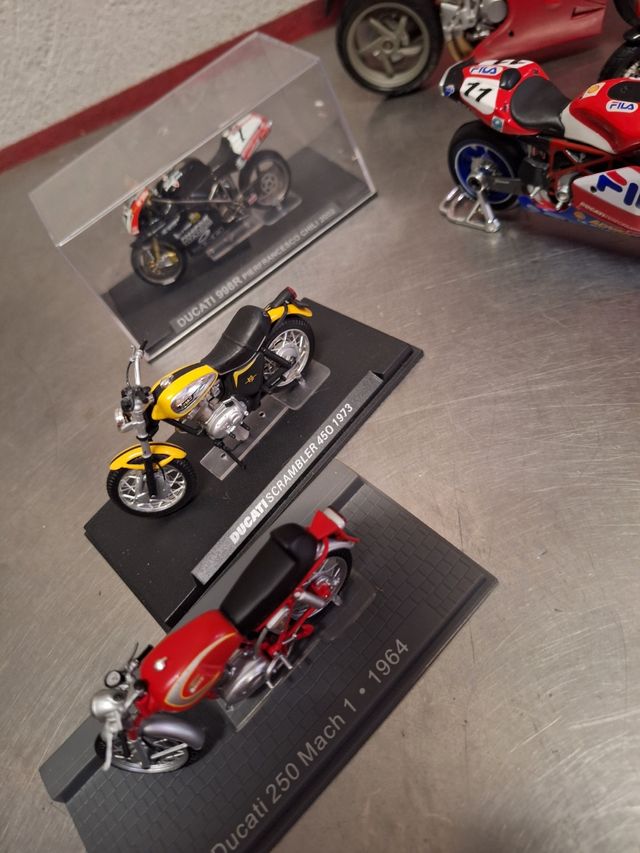 DUCATI MOTOS