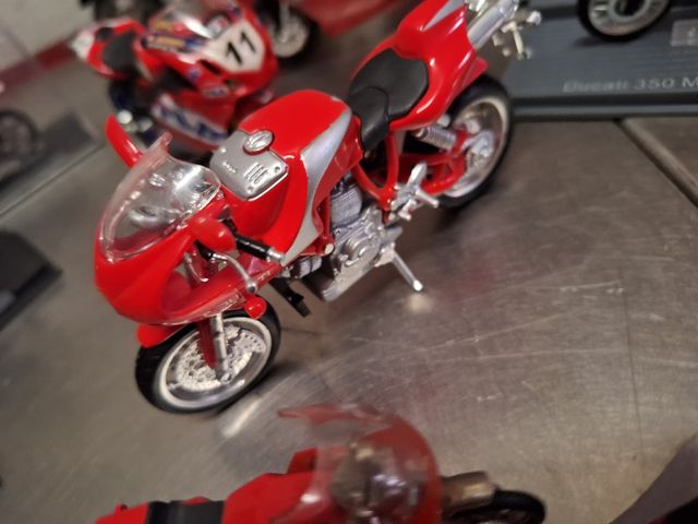 DUCATI MOTOS