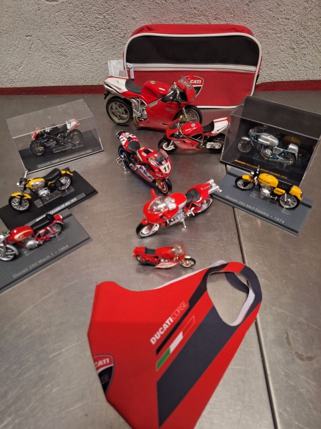 DUCATI MOTOS