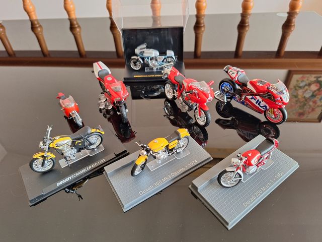 DUCATI MOTOS