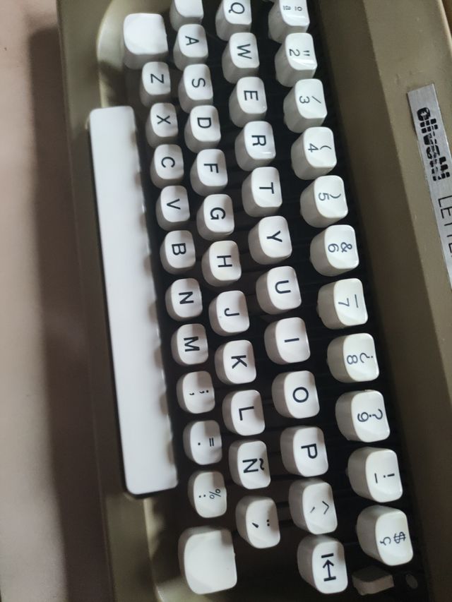 Maquina de escribir Olivetti