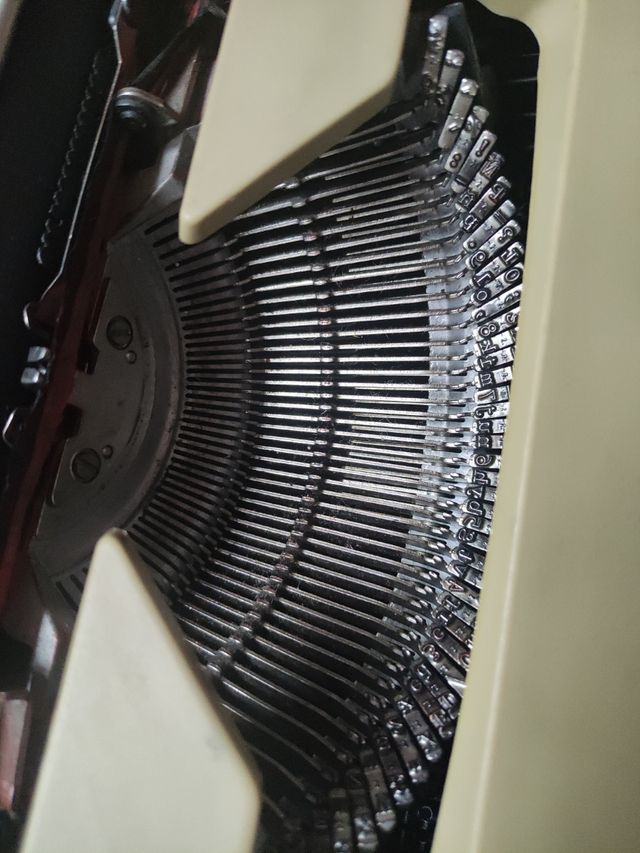Maquina de escribir Olivetti
