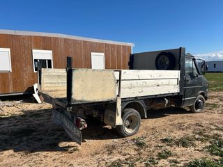 Camion basculante Iveco pegasus