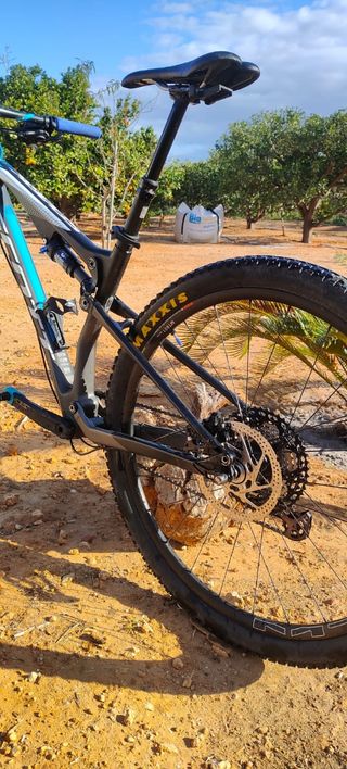 Vendo scott spark 930 29" carbono. 