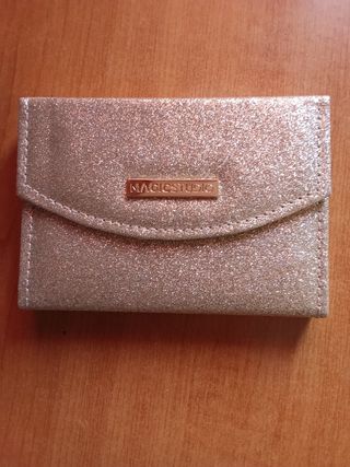 Estuche maquillaje MagicStudio con regalo